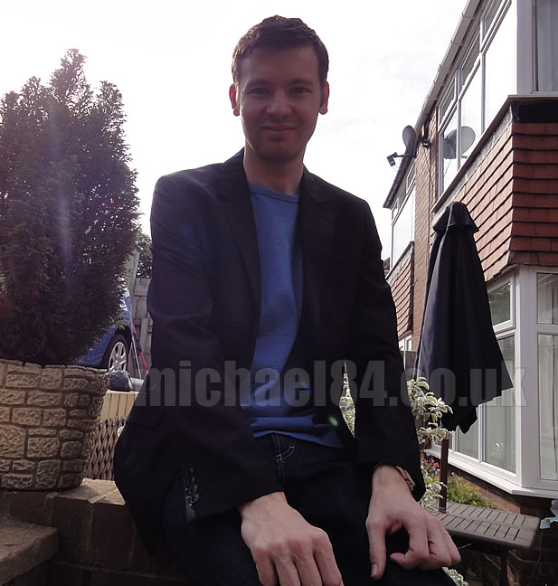 me-27-september2011-outsidesit