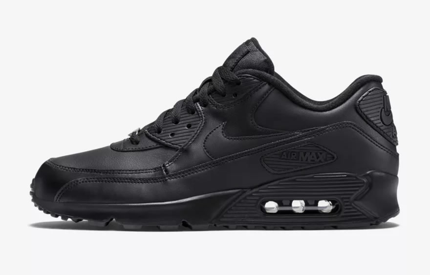 All black hot sale nike trainers