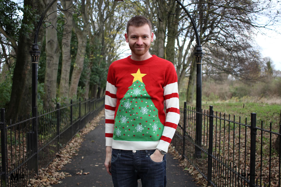 christmas-jumpers-tips-light-up-christmas-tree