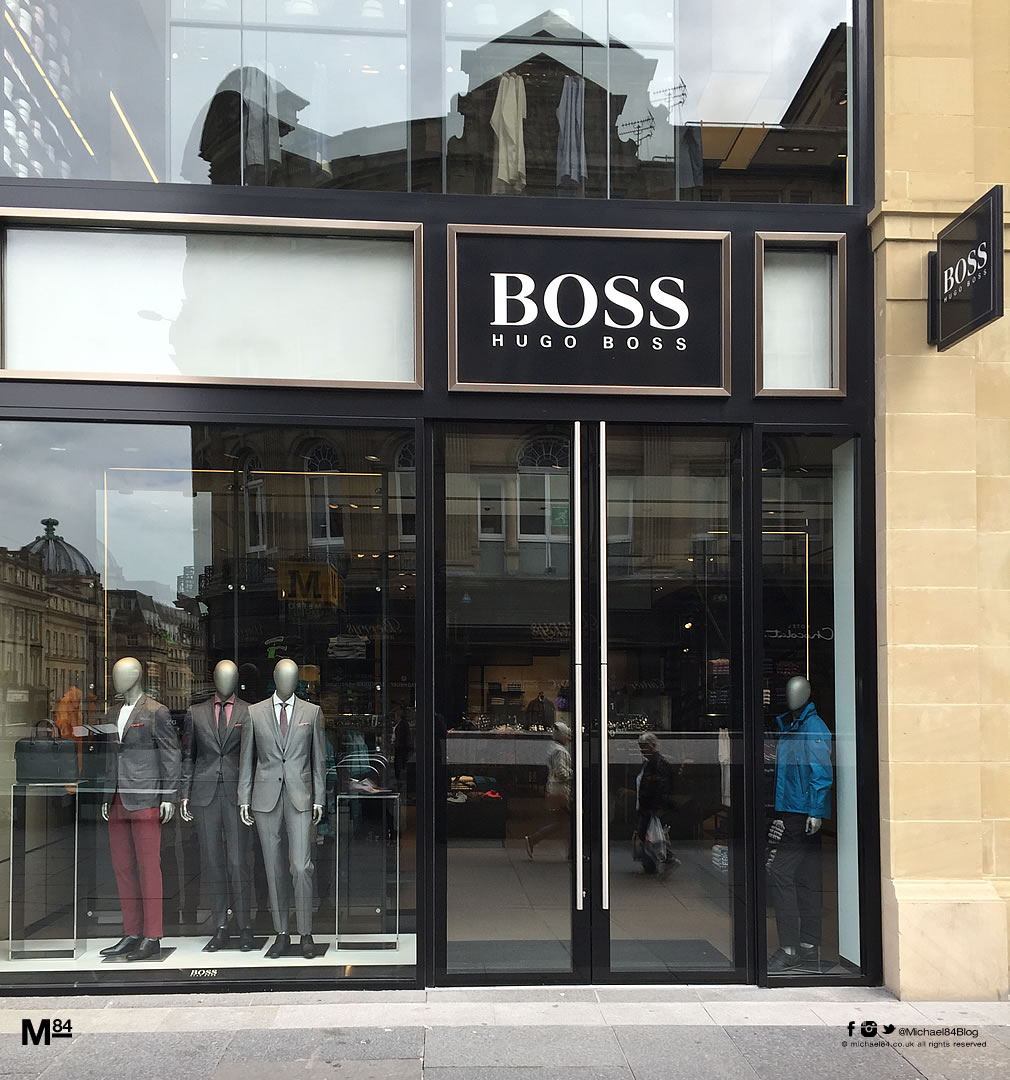 Hugo магазин одежды. Hugo Boss магазин. Boss магазин. Hugo Boss фото фасад.