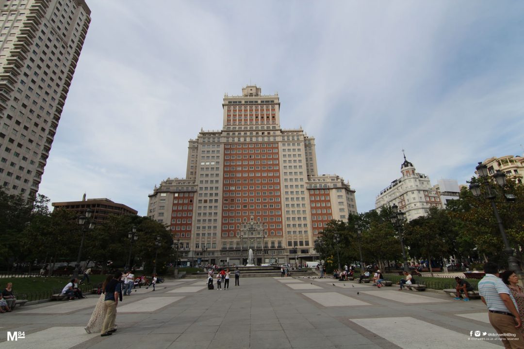 Plaza De España fountain