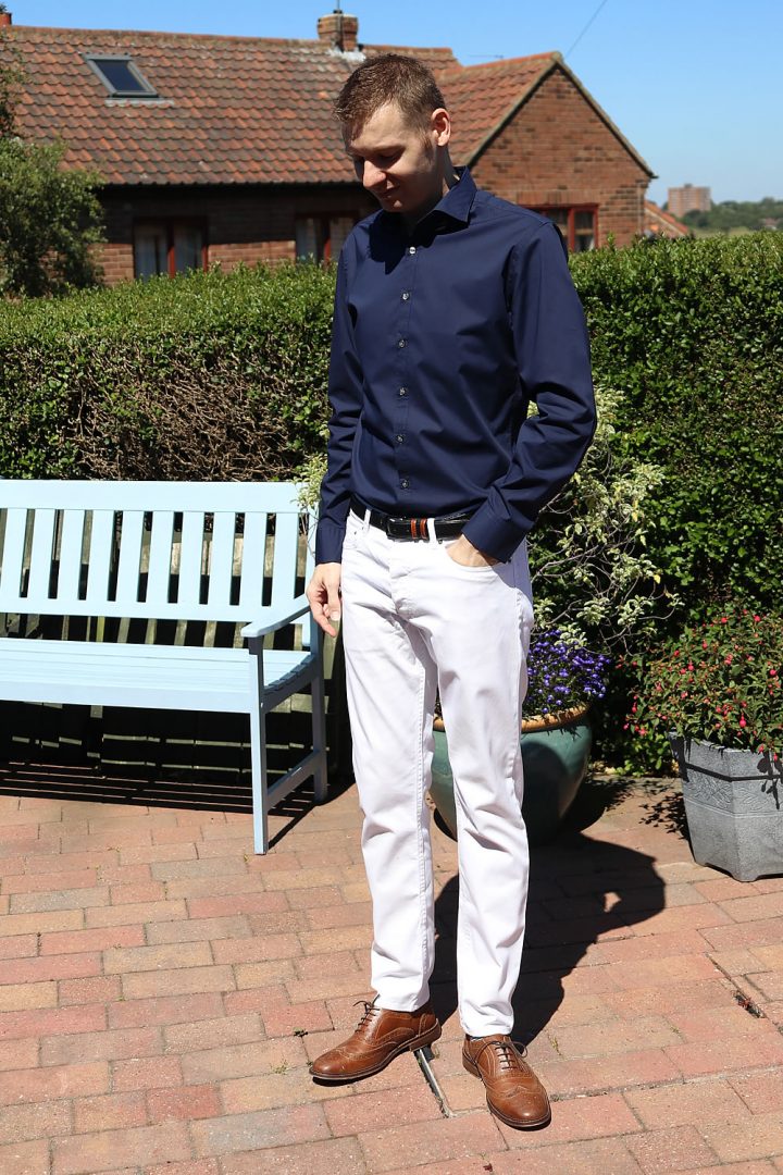 white jeans and navy shirt outfit - style ideas for men