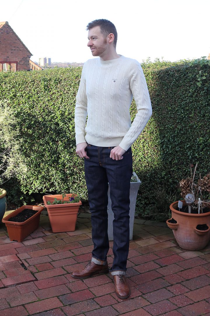 Chinos vs Jeans - Which Are Better To Wear?