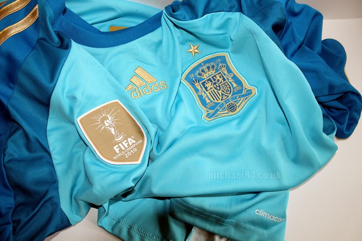 Adidas 2014-2015 Spain Home Goalkeeper Shirt (Blue)