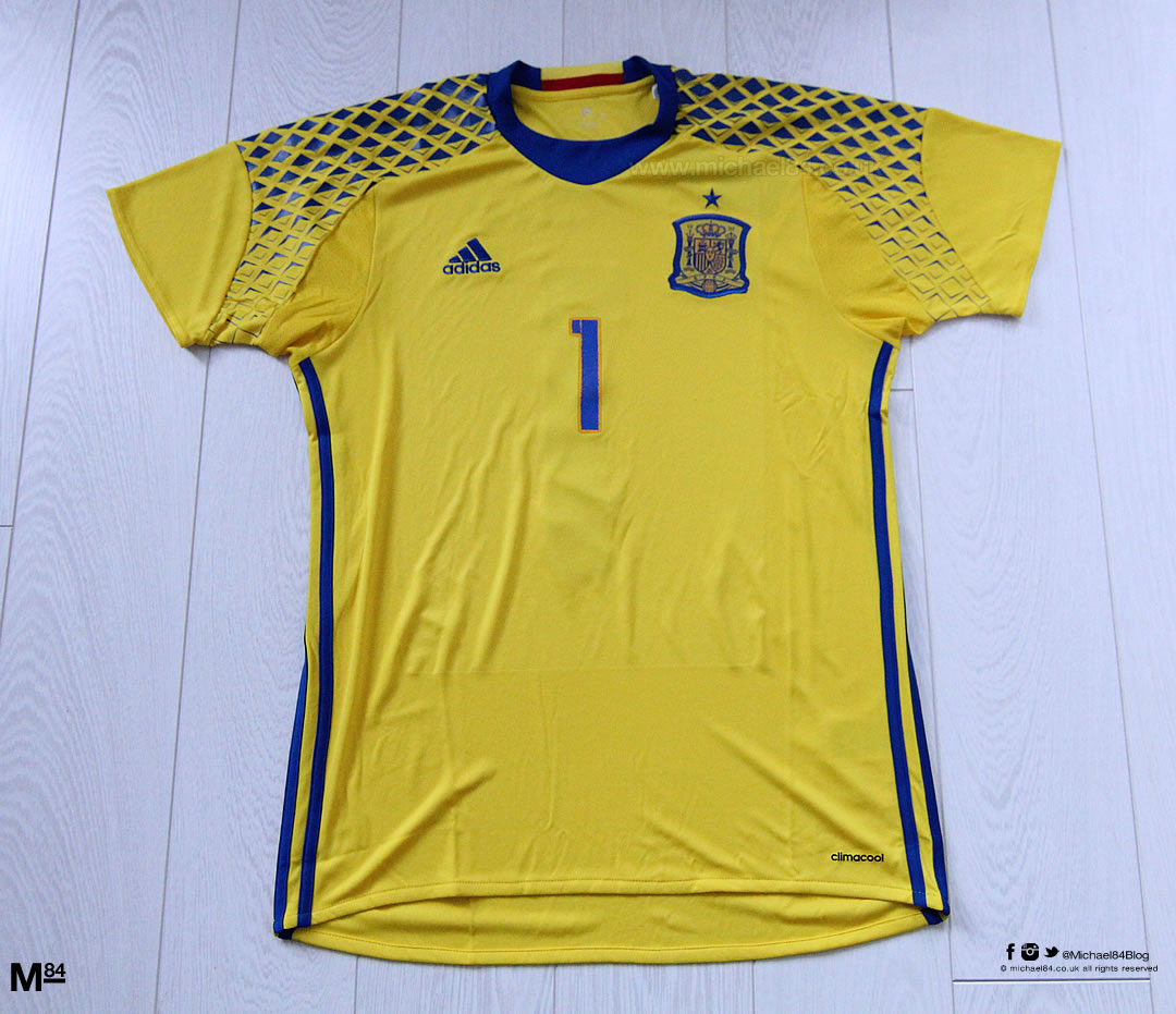 spain-2016-away-goalkeeper-shirt-1