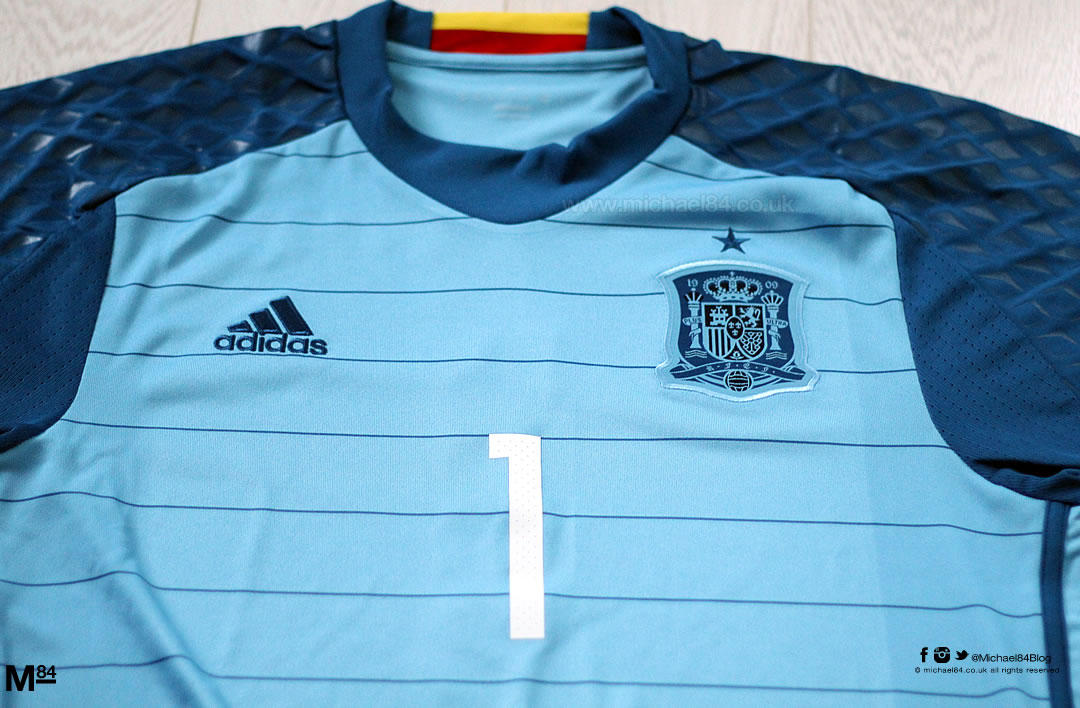 spain-2016-home-goalkeeper-shirt-3