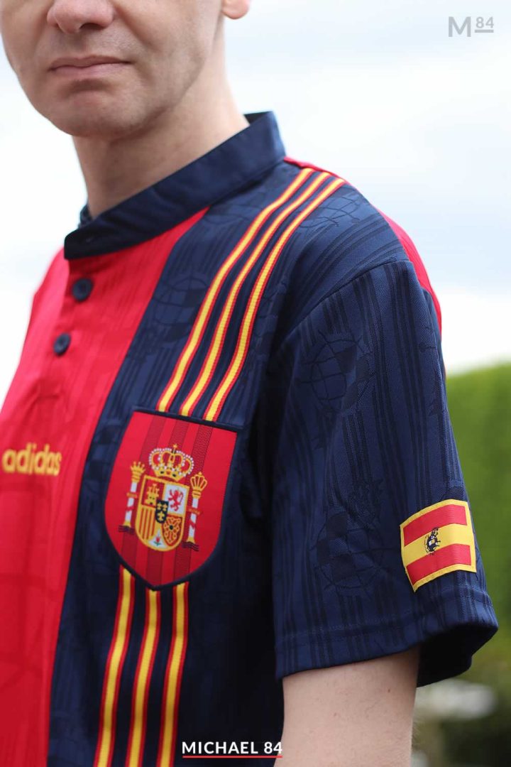 Close up of the Spain flag sleeve detailing