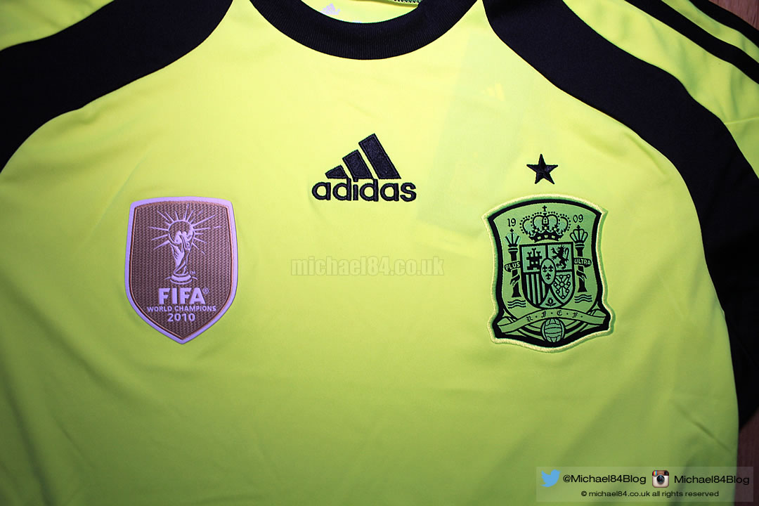 spain-away-goalkeeper-shirt-2014-1