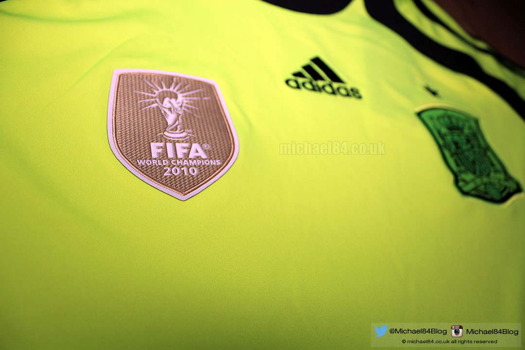 spain-away-goalkeeper-shirt-2014-2