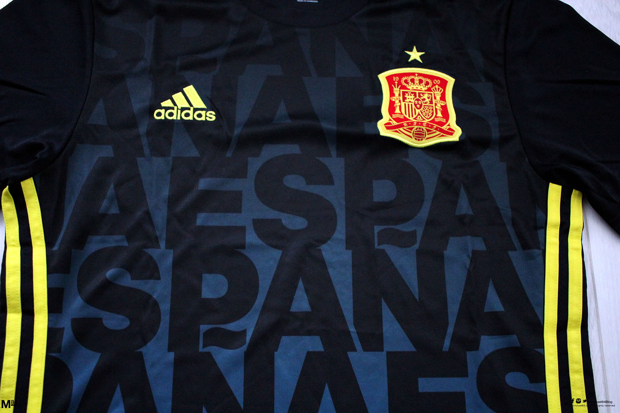 spain-training-shirt-2016-navy-1