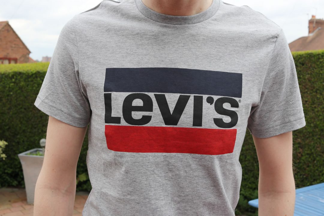 Close up of the levis grey T Shirt