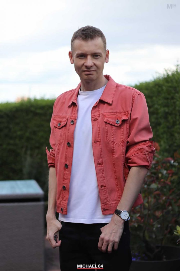 White T Shirt With Denim Jacket Outfit